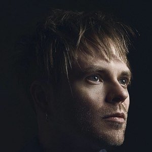 Rou Reynolds Headshot 10 of 10