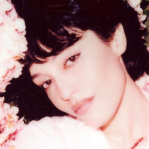 Rozie Ramati Headshot 2 of 4