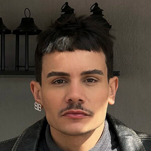 Ruan Castro Headshot 4 of 10