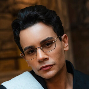 Ruan Castro Headshot 9 of 10