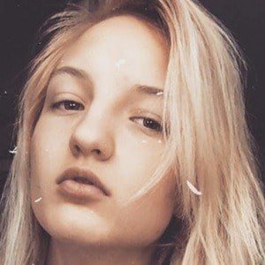 Ryanne Johns Headshot 6 of 10
