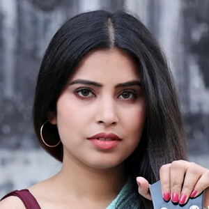 S BABLI Headshot 4 of 6
