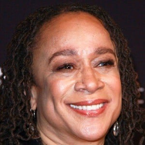 S Epatha Merkerson Headshot 2 of 5