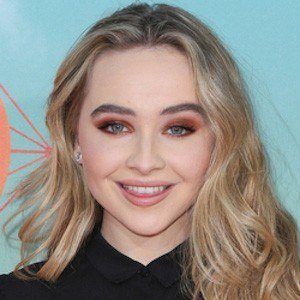 Sabrina Carpenter - Age, Family, Bio | Famous Birthdays