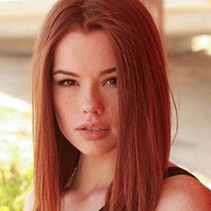 Sabrina Lynn Headshot 3 of 10