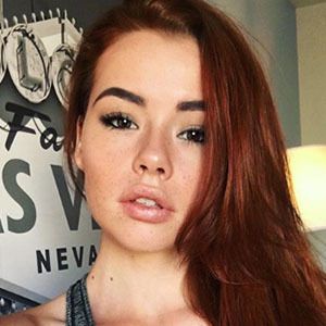 Sabrina Lynn Headshot 6 of 10