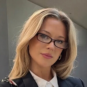 Sabrina Moldenhauer Headshot 6 of 7