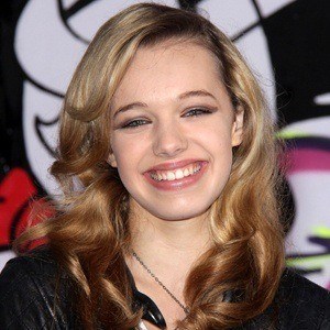 Sadie Calvano Headshot 8 of 10