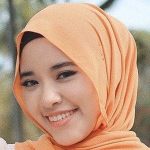 Saffa Fayusof Headshot 7 of 10