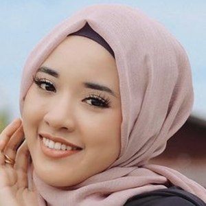 Saffa Fayusof Headshot 9 of 10