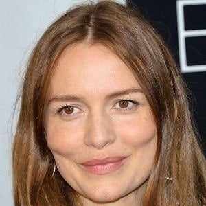 Saffron Burrows - Bio, Family, Trivia | Famous Birthdays
