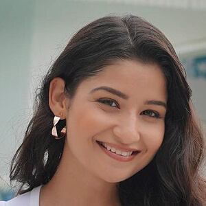 Sakshi Ratti Headshot 5 of 7
