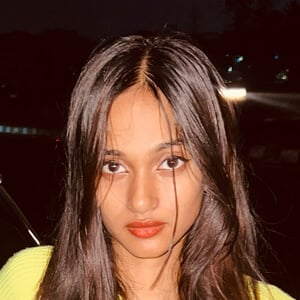 Saliha_k_t_ Headshot 3 of 4