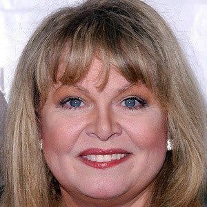 Sally Struthers Headshot 3 of 9