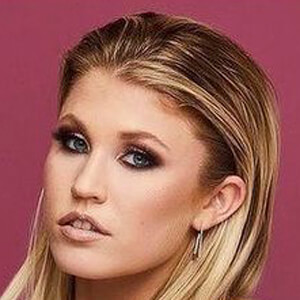Sam Holmberg Headshot