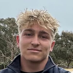Sam Laguna Headshot 2 of 5