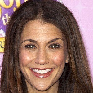 Samantha Harris - Bio, Family, Trivia | Famous Birthdays