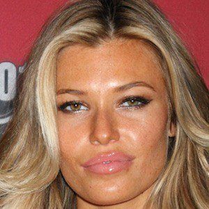 Samantha Hoopes Headshot 5 of 7