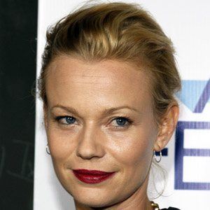 Samantha Mathis at age 37