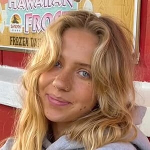 Sami Singleton Headshot 2 of 5