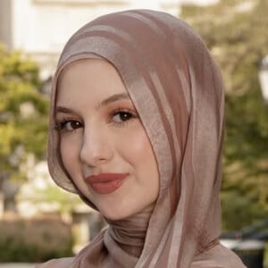 Sana Nimer Headshot 6 of 7