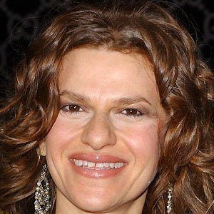 Sandra Bernhard - Bio, Family, Trivia | Famous Birthdays