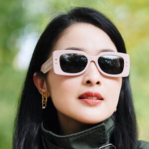 Sandra Dewi - Age, Family, Bio | Famous Birthdays