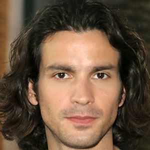 Santiago Cabrera Headshot 6 of 10