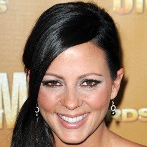 Sara Evans Headshot