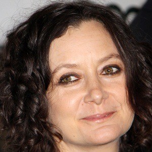 Sara Gilbert Headshot 4 of 7