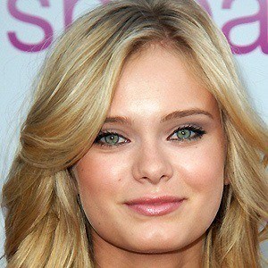 Sara Paxton at age 21