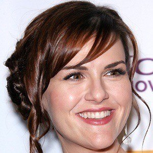 Sara Rue at age 32