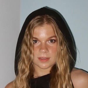 Sarah Baus Headshot 2 of 7