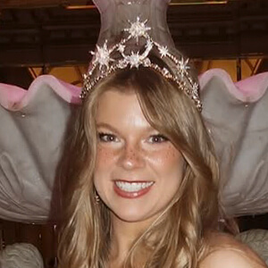 Sarah Baus Headshot 7 of 7