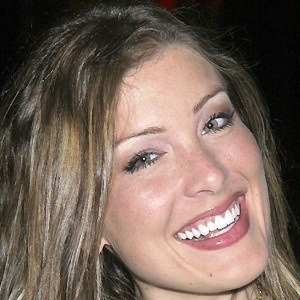 Sarah Buxton - Bio, Family, Trivia Famous Birthdays