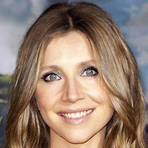 Sarah Chalke Headshot 5 of 10