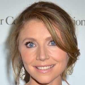 Sarah Chalke Headshot 10 of 10