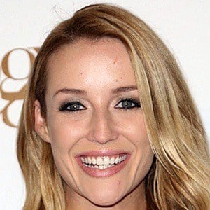 Sarah Dumont - Age, Family, Bio | Famous Birthdays