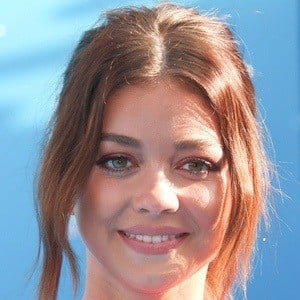 Sarah Hyland at age 25