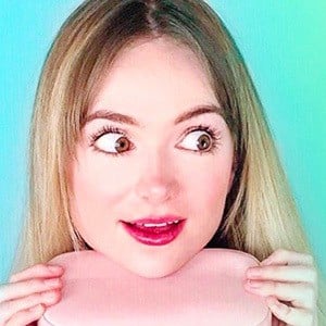 Sarah Ingle Headshot