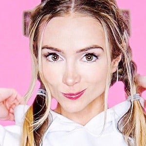 Sarah Ingle Headshot