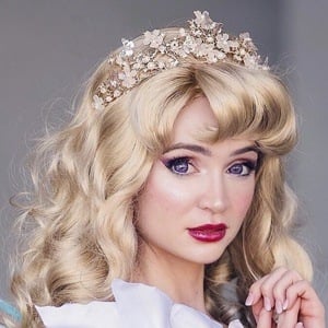 Sarah Ingle Headshot
