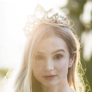 Sarah Ingle Headshot