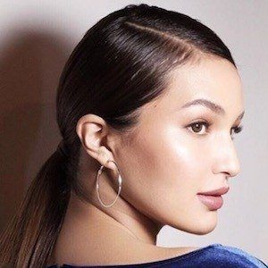 Sarah Lahbati Headshot 6 of 10