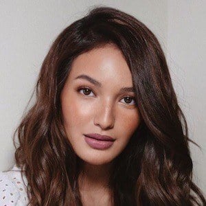 Sarah Lahbati Headshot 8 of 10