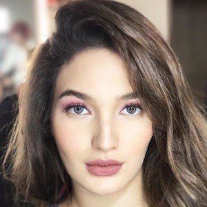 Sarah Lahbati Headshot 9 of 10