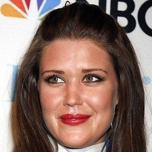 Sarah Lancaster - Bio, Family, Trivia | Famous Birthdays