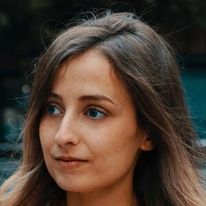 Sarah Mantelin Headshot