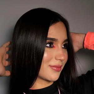 Saray Guzmán Headshot 3 of 6