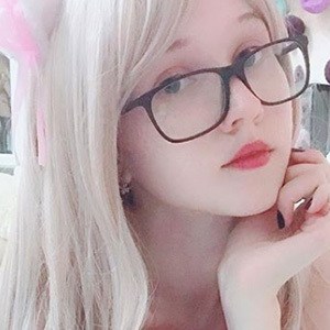 Sasha Kawaii Fox - Age, Family, Bio | Famous Birthdays